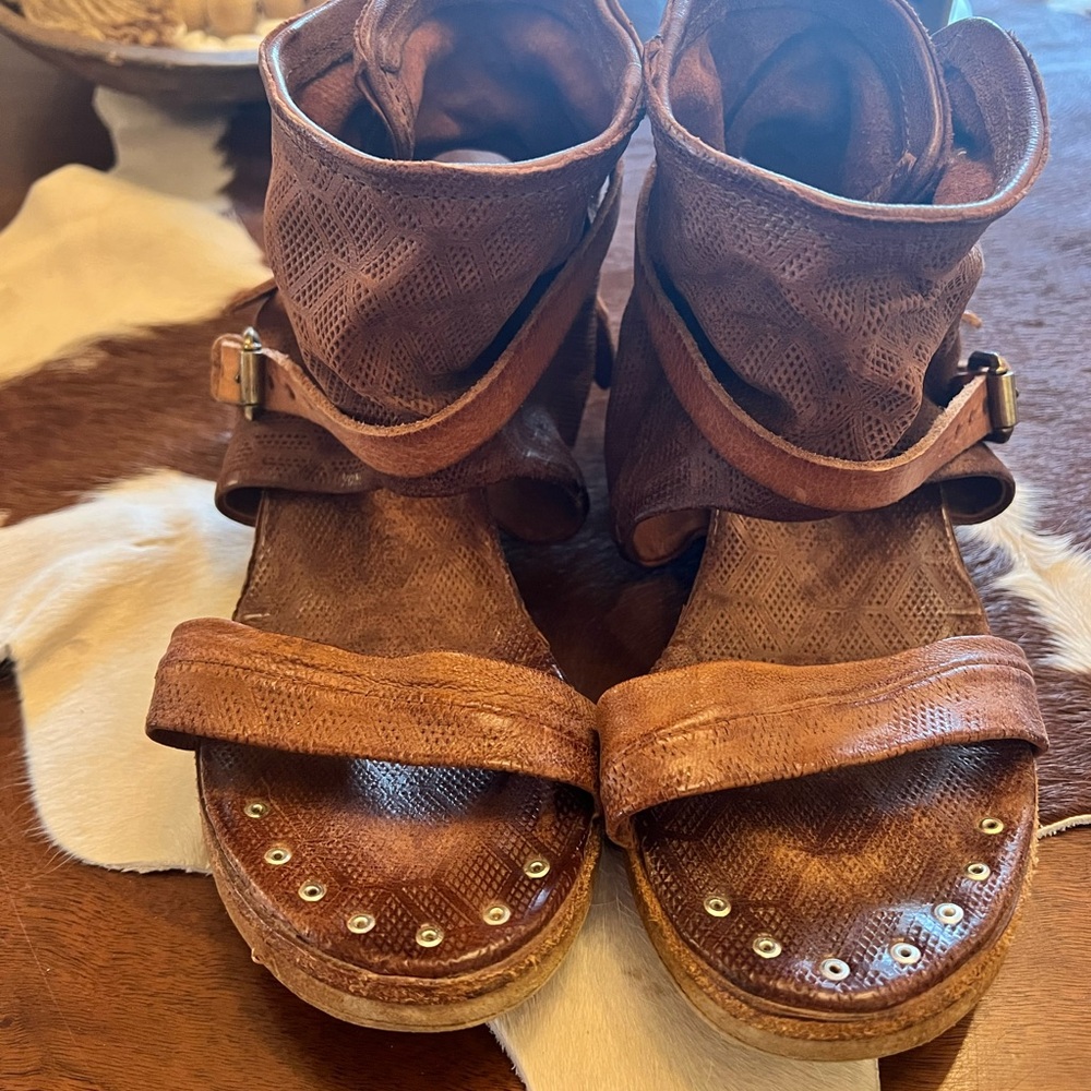 AS 98 Brown Strappy Sandals